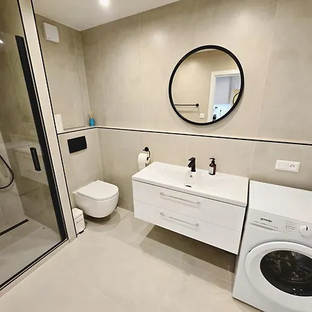 Velvet With Private Parking *