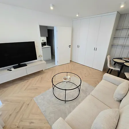 Velvet With Private Parking * コシツェ