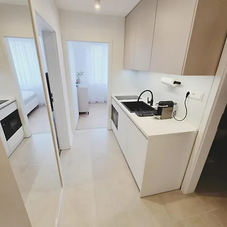 Velvet With Private Parking