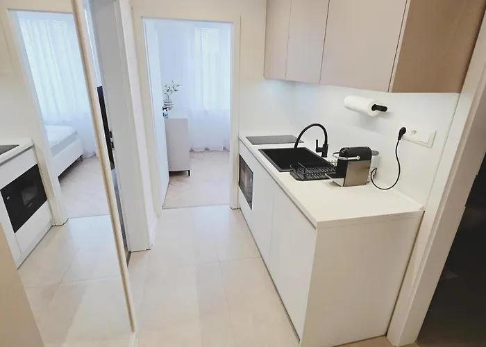 Velvet With Private Parking