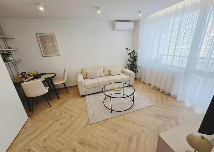 Velvet With Private Parking